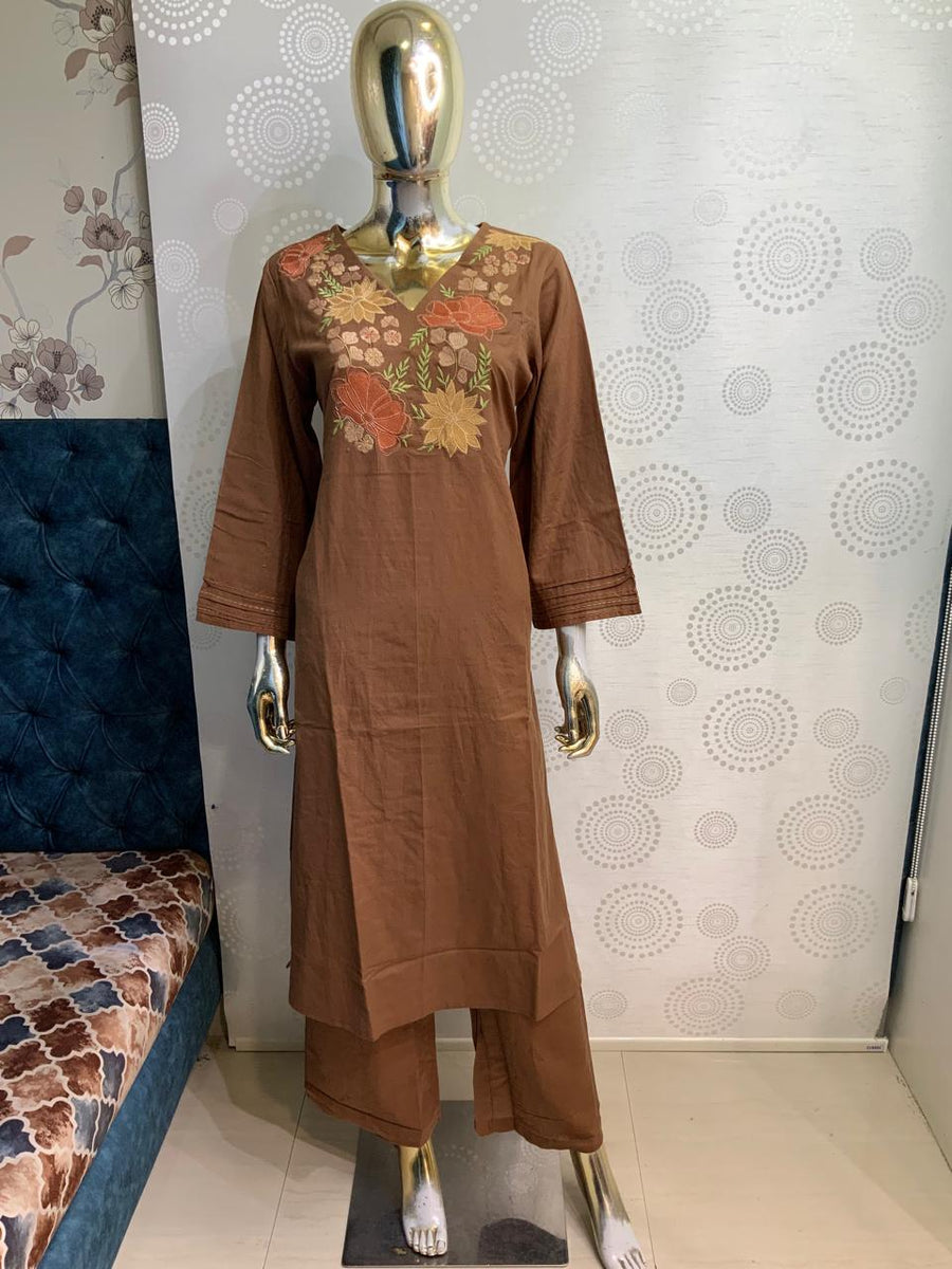 Women Floral Embroidered Yoke V-Neck Straight Kurta with Pant Set