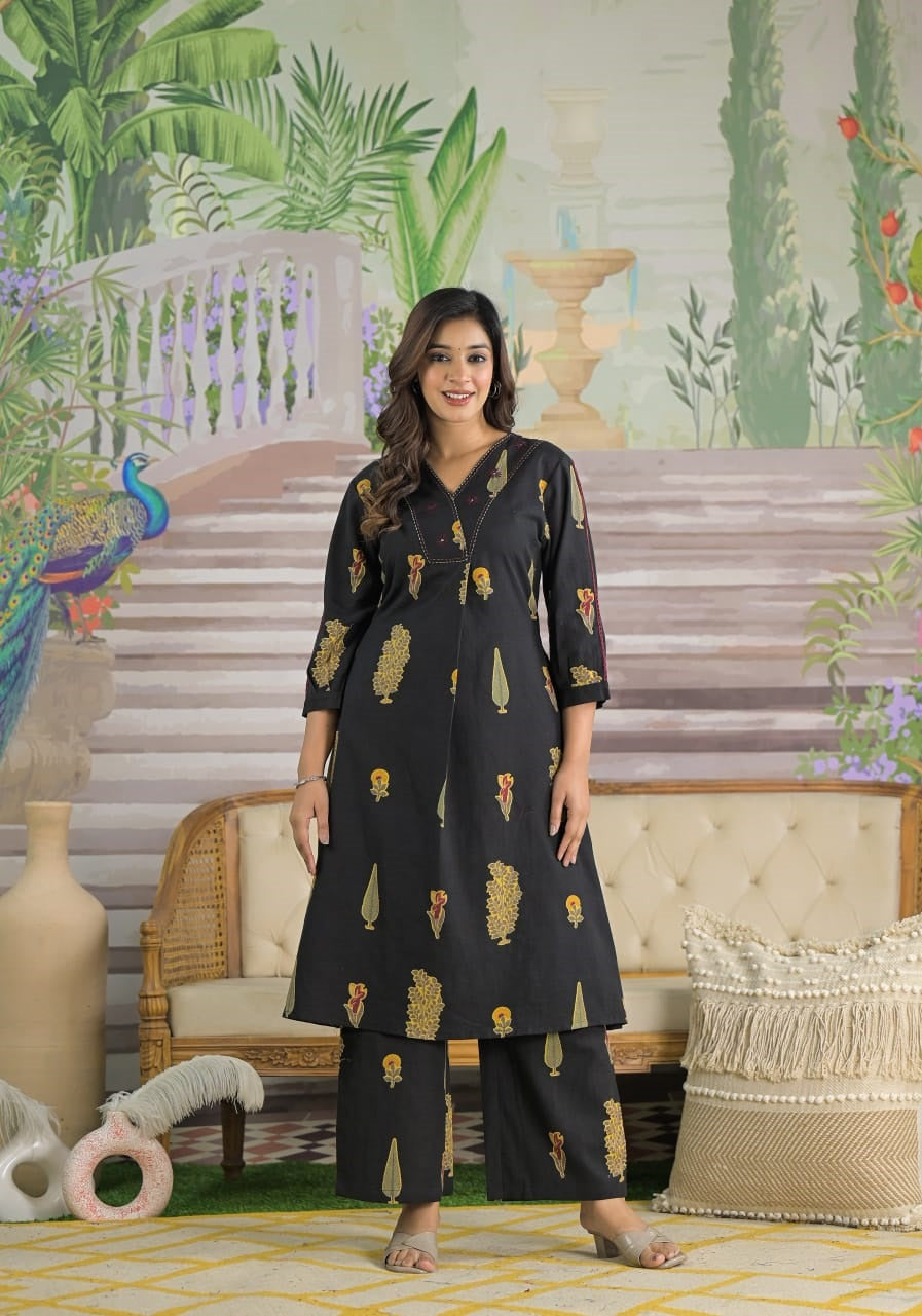 Women Ethnic Motif Printed V-Neck A-Line Kurta with Pant Set