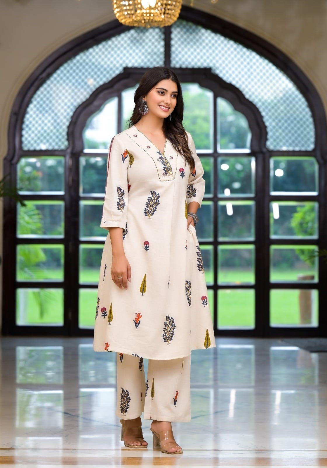 Women Ethnic Motif Printed V-Neck A-Line Kurta with Pant Set