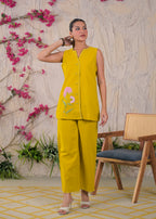 Floral Embroidered Sleeveless Kurta Pant Set