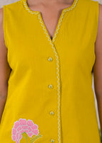 Floral Embroidered Sleeveless Kurta Pant Set