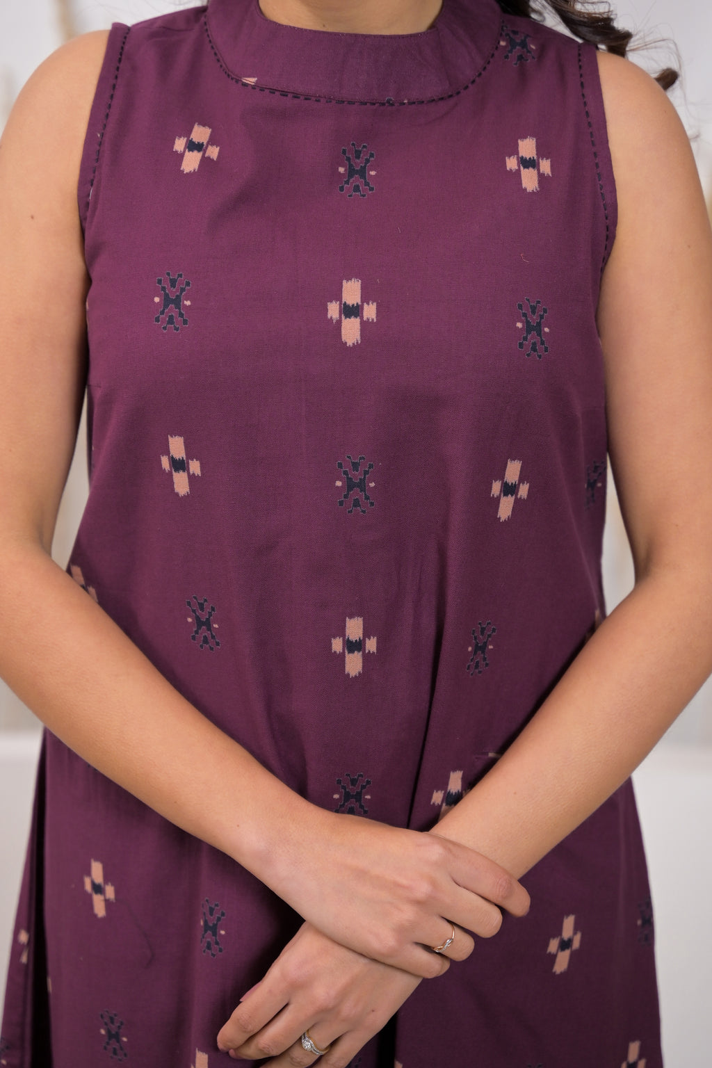 High-Neck Sleeveless Motif Cotton 2-Piece Kurta Set