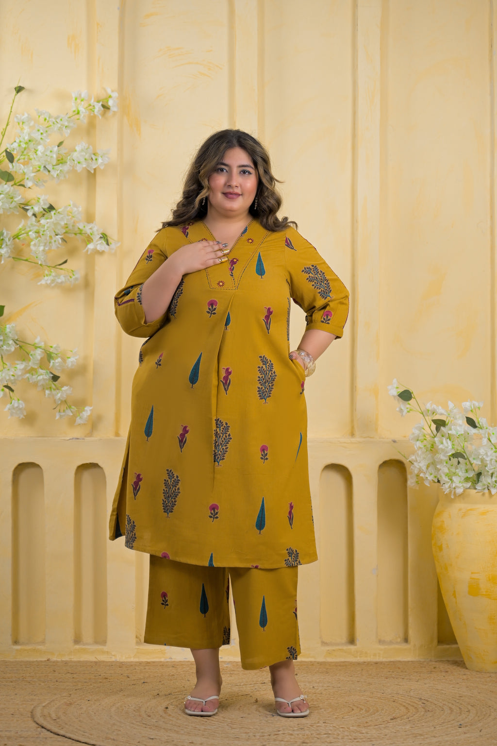 Women Ethnic Motif Printed V-Neck A-Line Kurta with Pant - 2 Piece Set