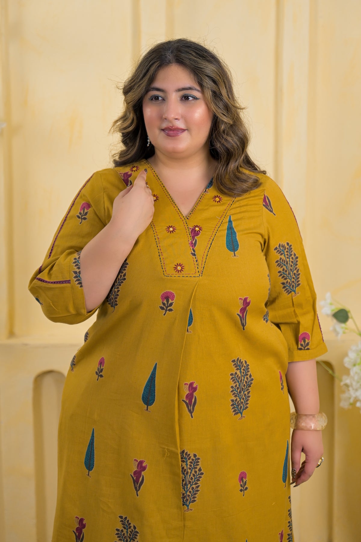 Women Ethnic Motif Printed V-Neck A-Line Kurta with Pant - 2 Piece Set