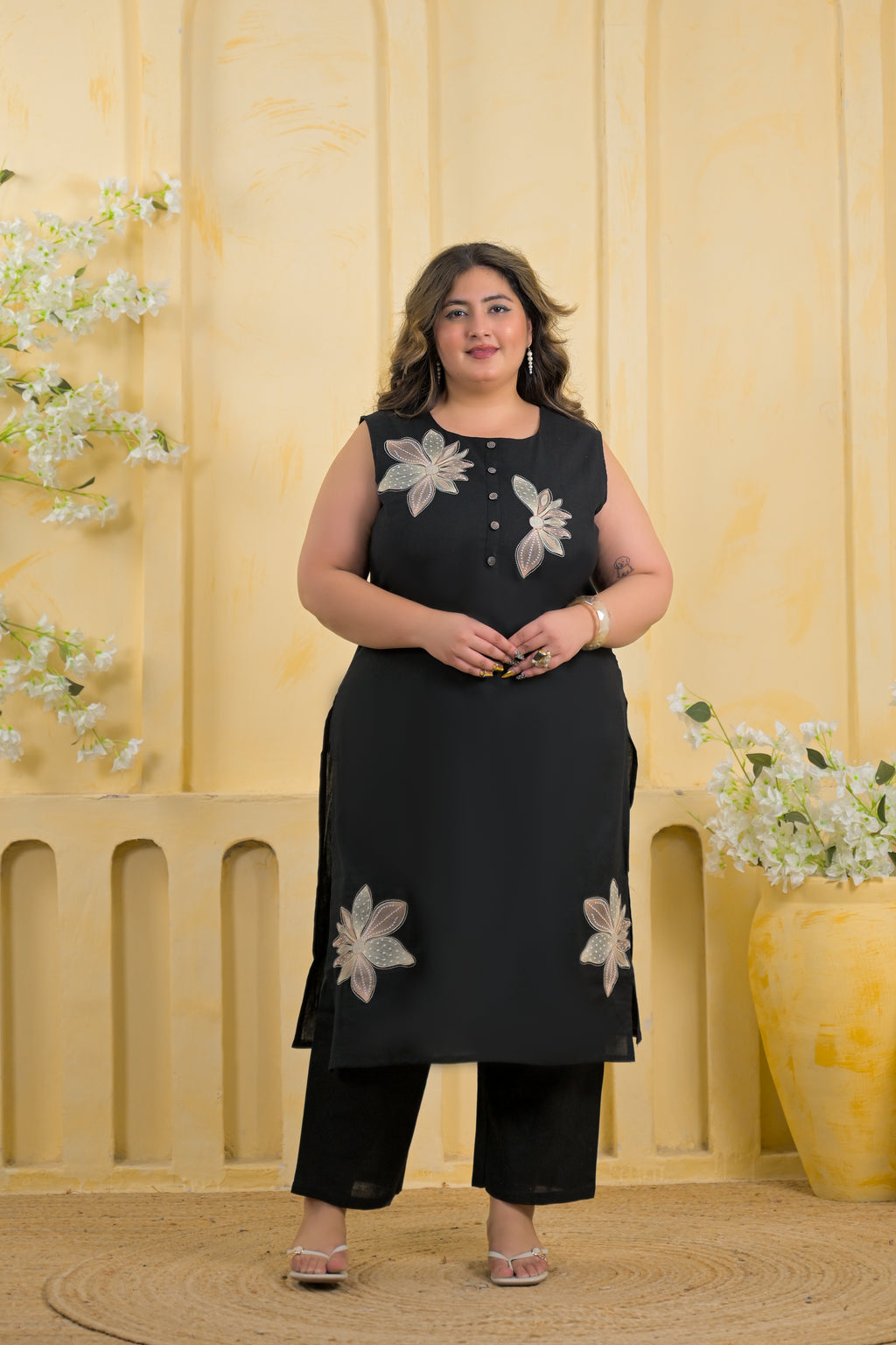 Women Floral Embroidered Sleeveless Straight Kurta with Pant - 2 Piece Set