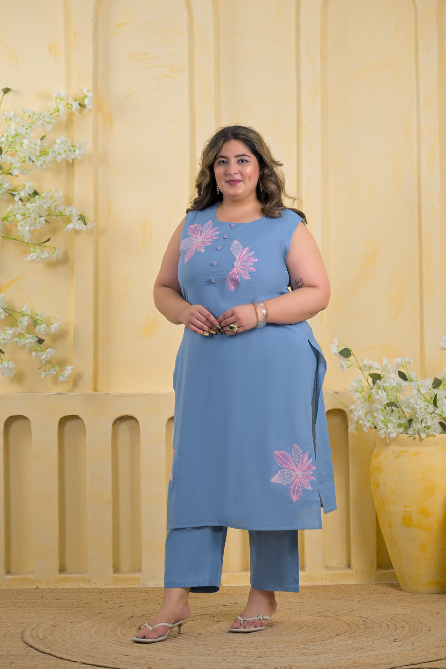 Women Floral Embroidered Sleeveless Straight Kurta with Pant - 2 Piece Set