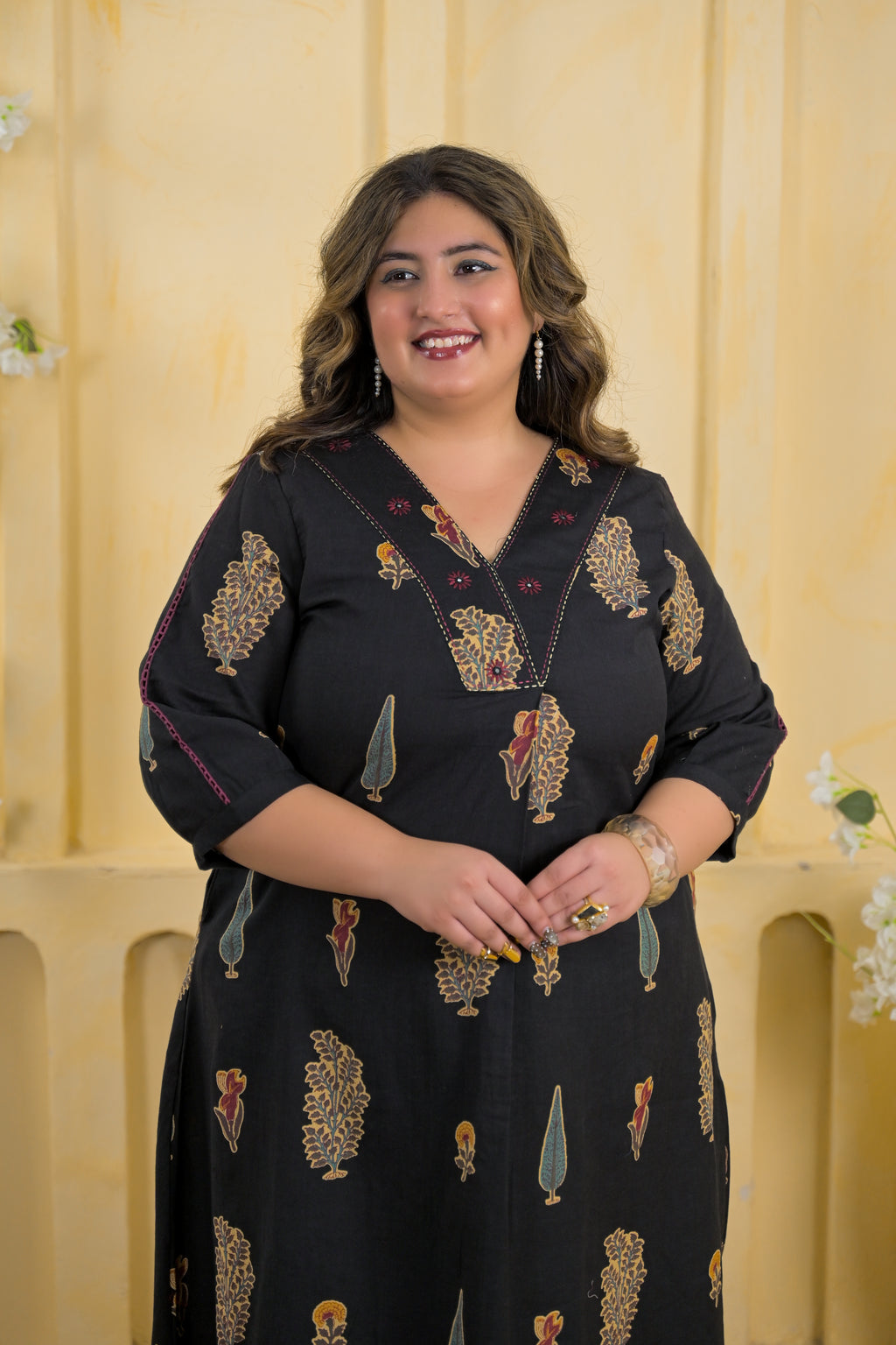 Women Ethnic Motif Printed V-Neck A-Line Kurta with Pant - 2 Piece Set