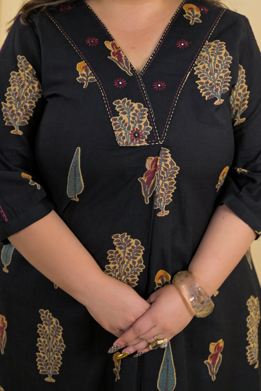 Women Ethnic Motif Printed V-Neck A-Line Kurta with Pant - 2 Piece Set