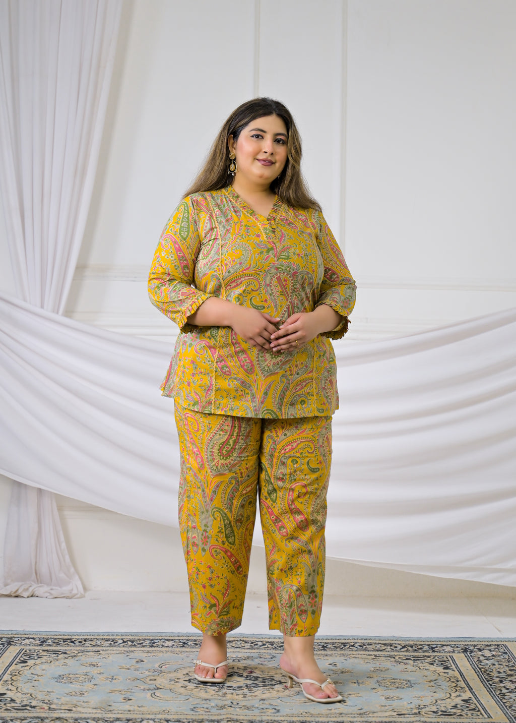 Women Vintage Paisley Printed V-Neck Short Kurti with Pant - 2 Piece Co-Ord Set