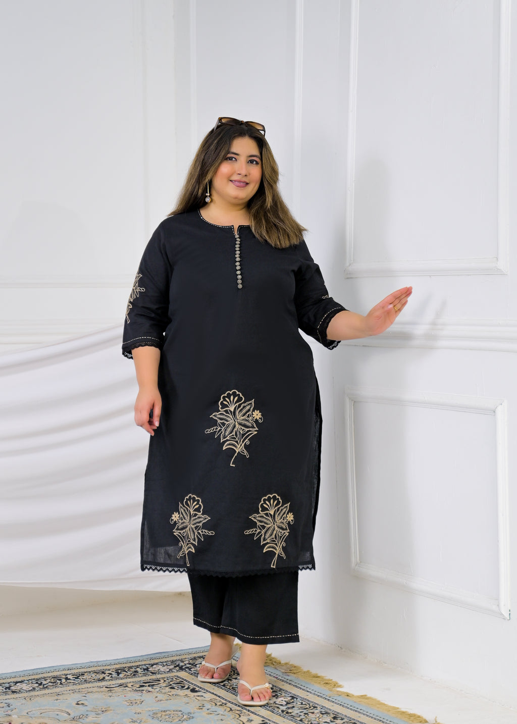 Women Floral Embroidered Straight Kurta with Pant - 2 Piece Set