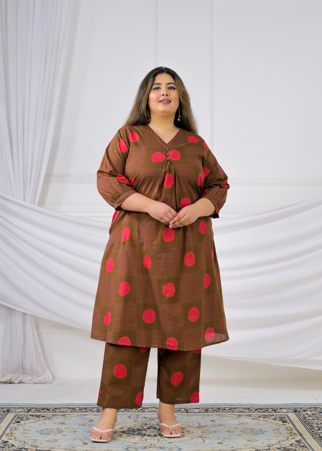 Women Polka Dot Printed Pleated V-Neck A-Line Kurta with Pant
