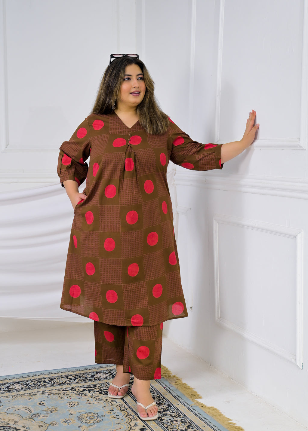 Women Polka Dot Printed Pleated V-Neck A-Line Kurta with Pant