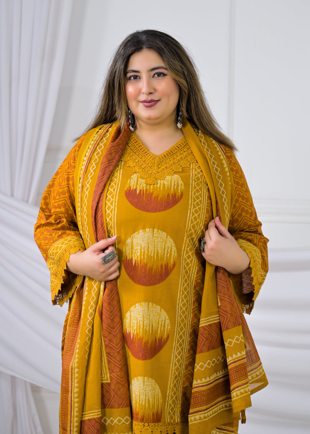 Women Geometric Circle Printed Lace Work Kurta with Salwar Pant & Dupatta - 3 Piece Suit Set