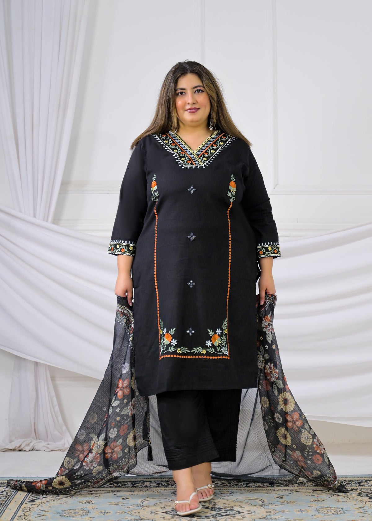 Women Black Ethnic Motif Embroidered Side-Slit Kurti Set with Tasseled Border Dupatta