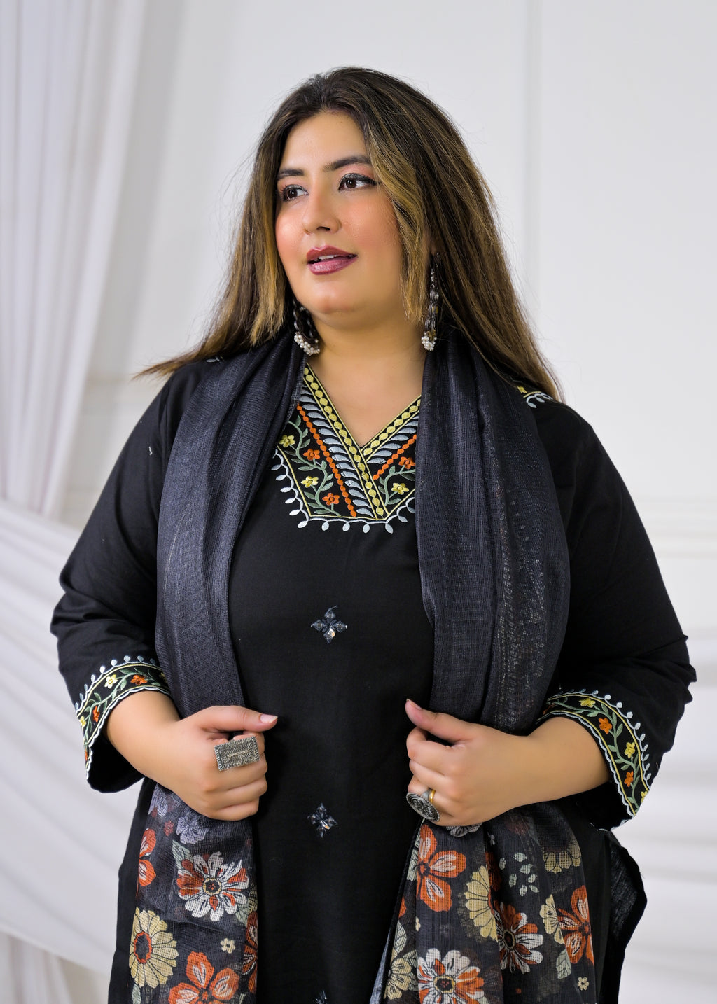 Women Black Ethnic Motif Embroidered Side-Slit Kurti Set with Tasseled Border Dupatta