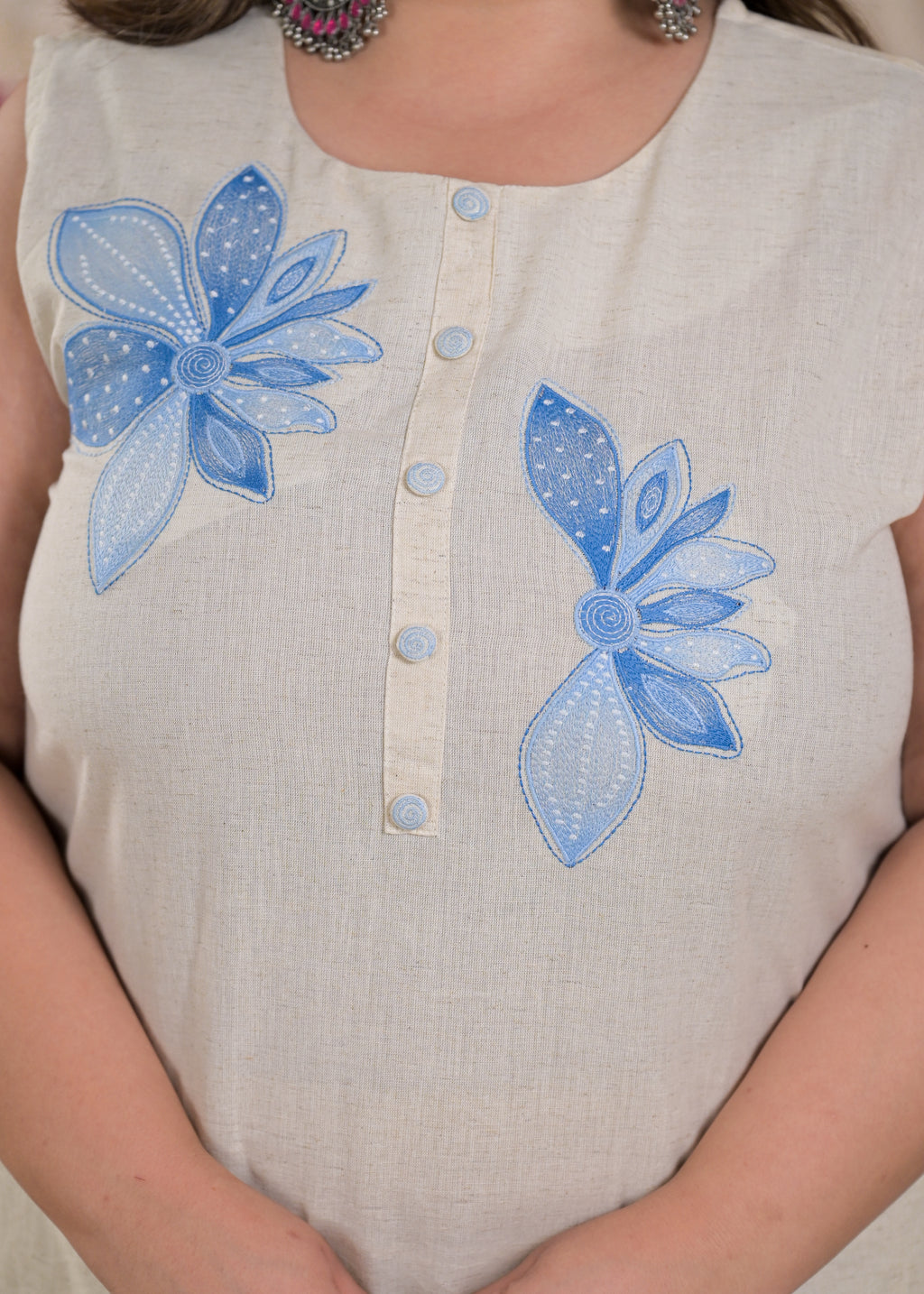 Women Floral Hand Paint Sleeveless Kurti with Pant Set