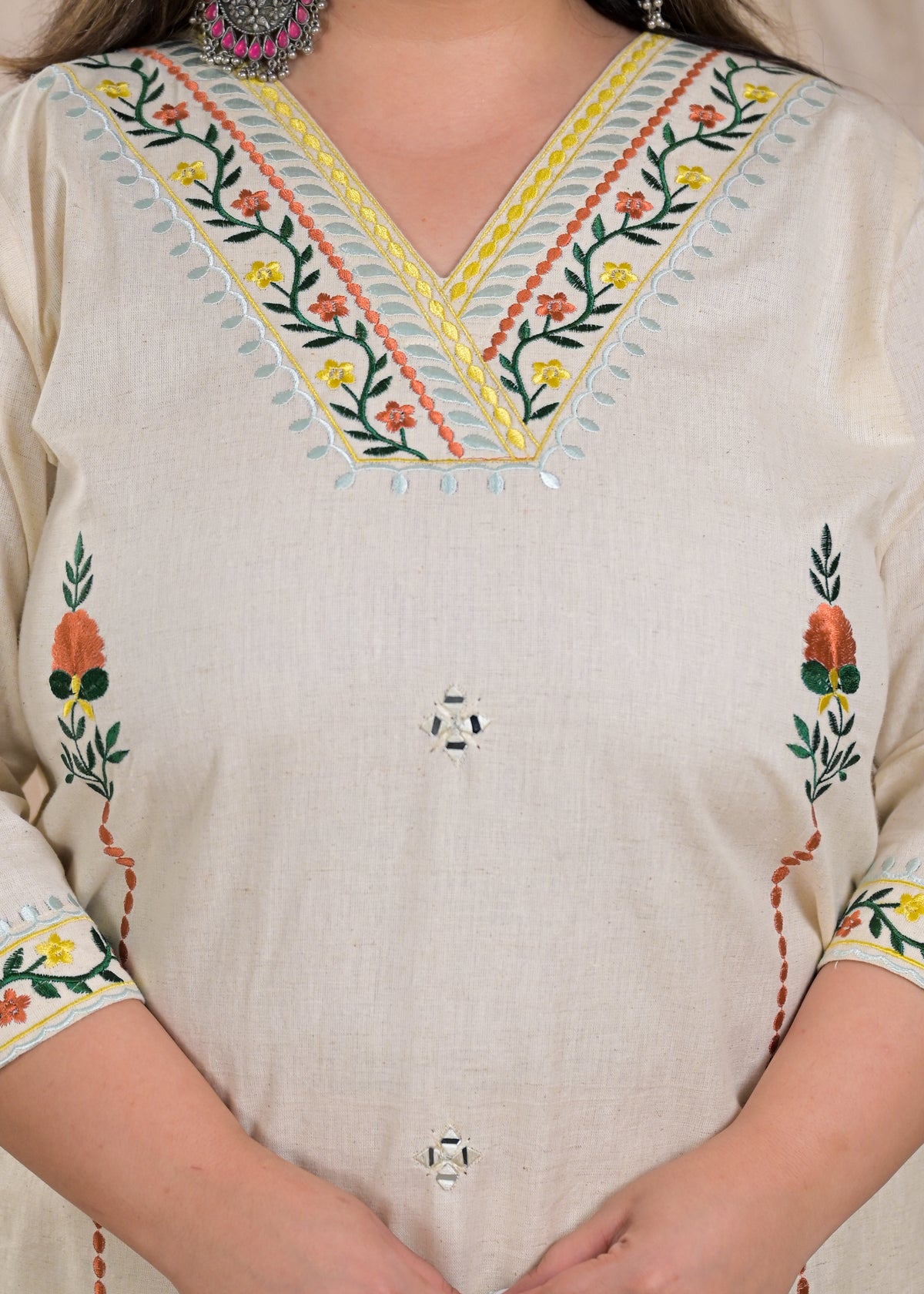 Women Floral Embroidered 3 Piece Kurta Set