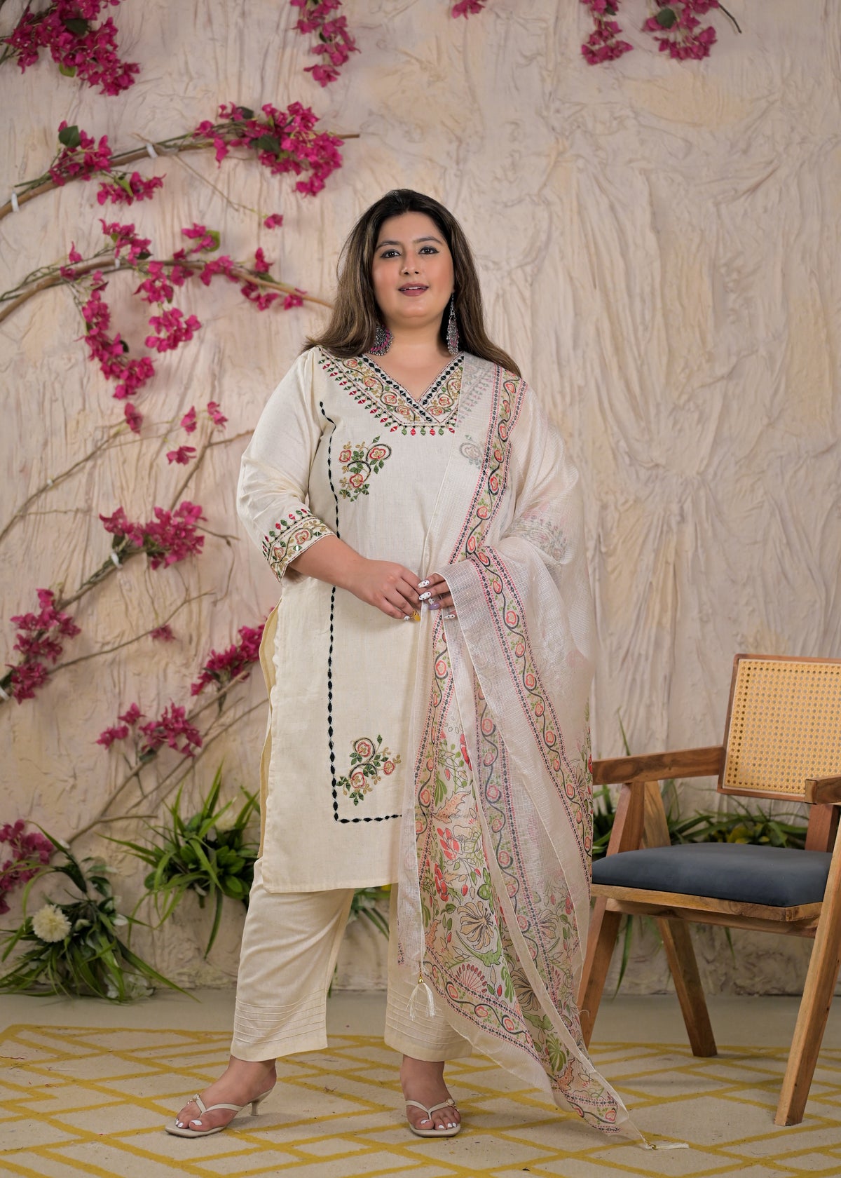 Women Floral Embroidered V-Neck 3 Piece Kurta Pant Set