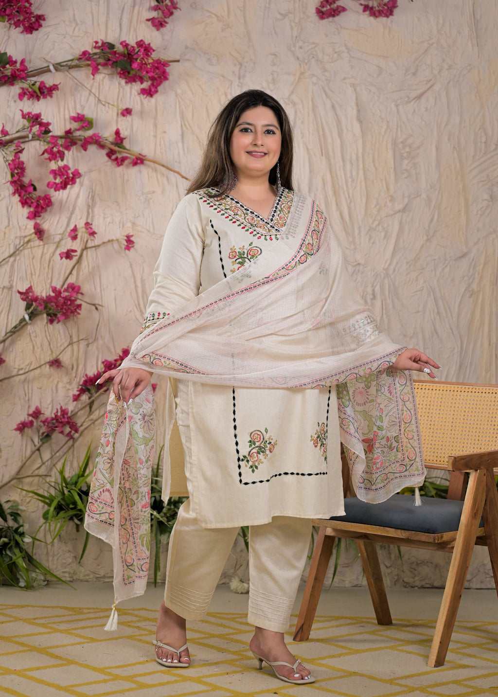 Women Floral Embroidered V-Neck 3 Piece Kurta Pant Set