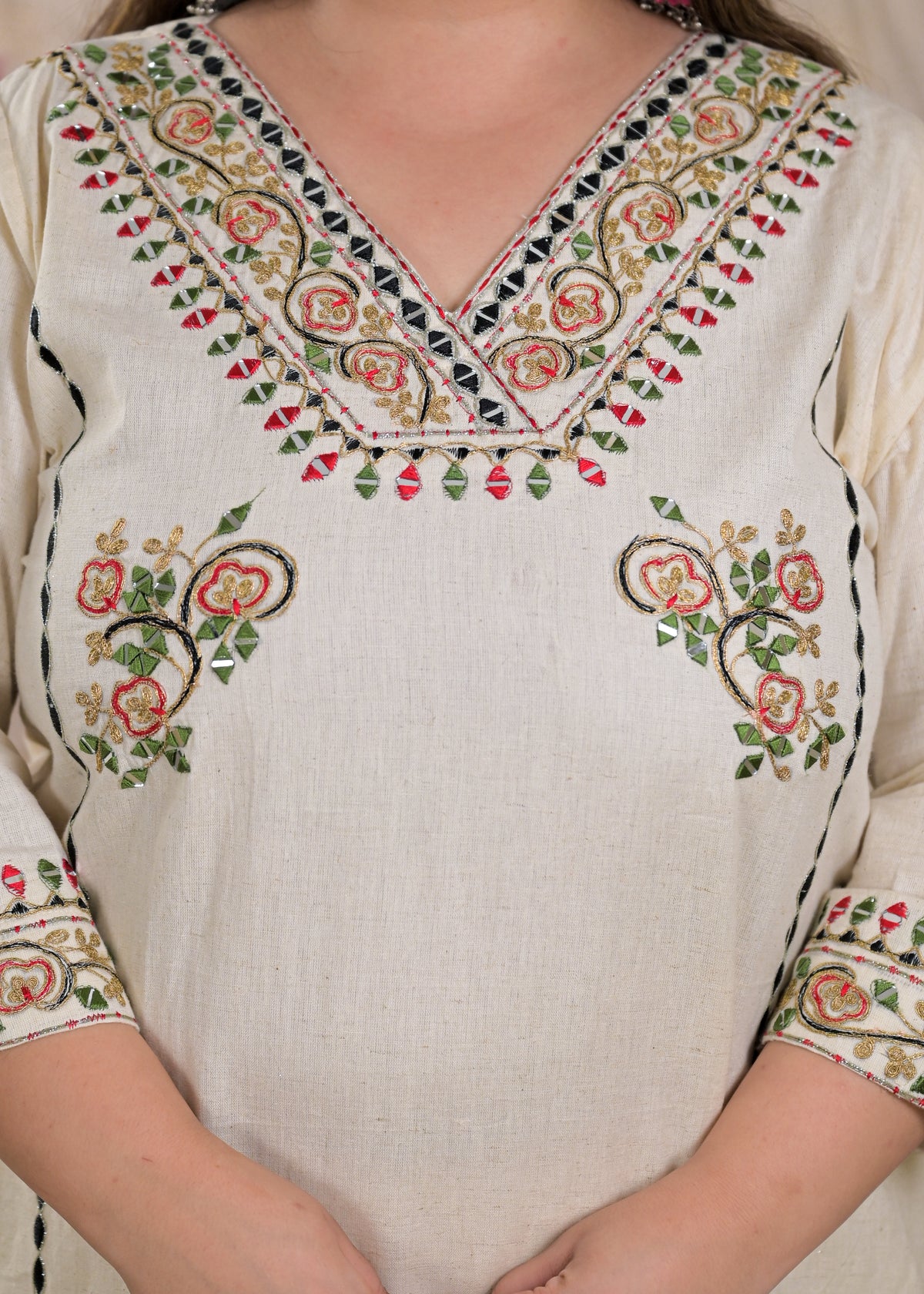 Women Floral Embroidered 3 Piece Kurta Set