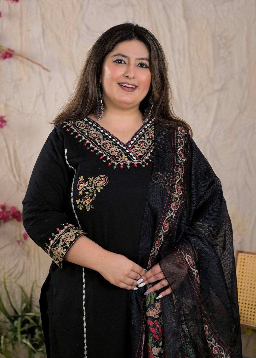 Women Floral Embroidered 3 Piece Kurta Set