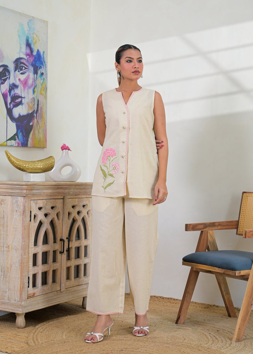 Floral Embroidered Sleeveless Kurta Pant Set