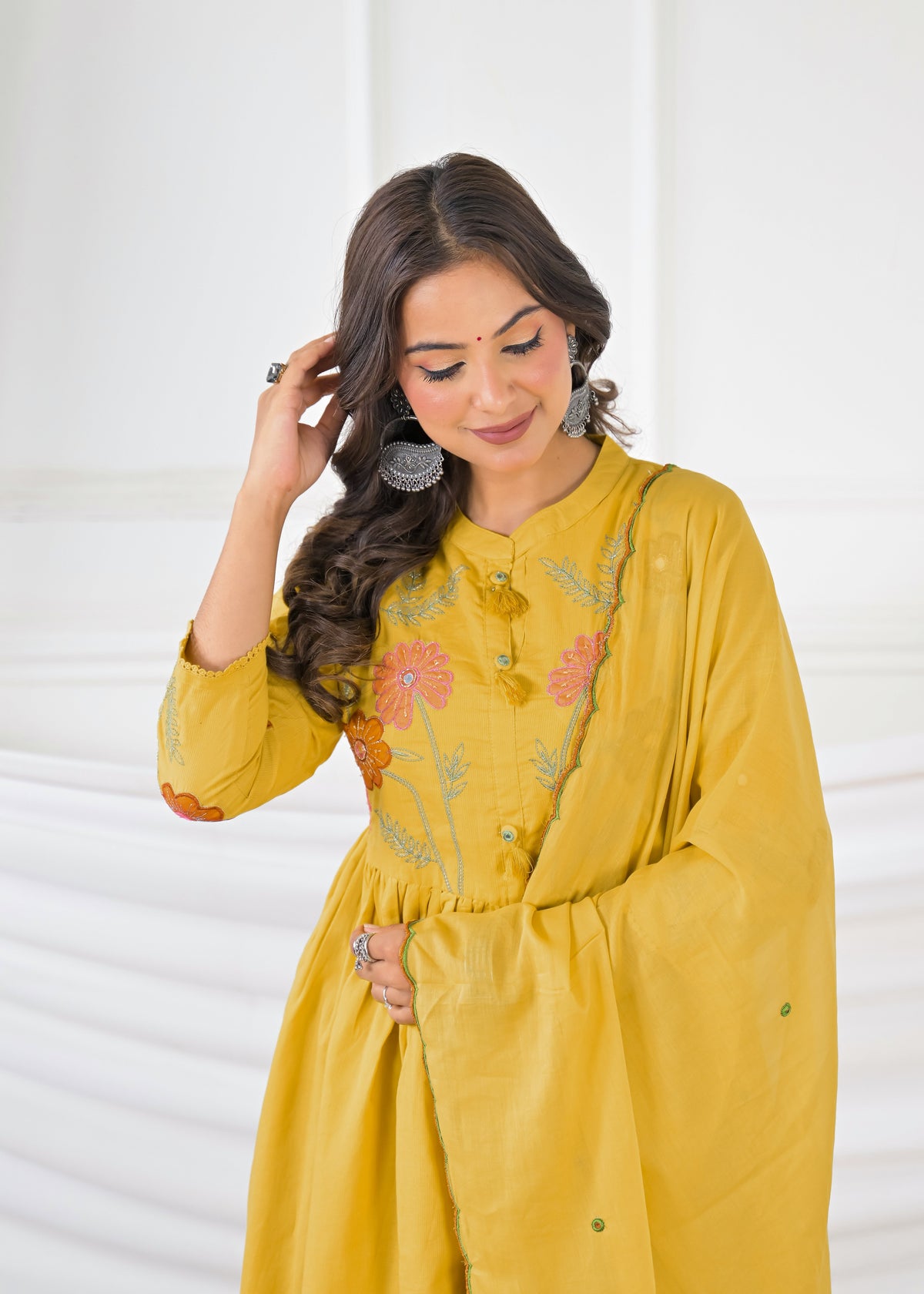 Women Floral Embroidered Flared 3 Piece Kurta Set with Dupatta