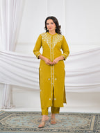 Women Chikankari Embroidered Kurta Pant Set
