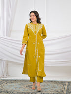 Women Chikankari Embroidered Kurta Pant Set