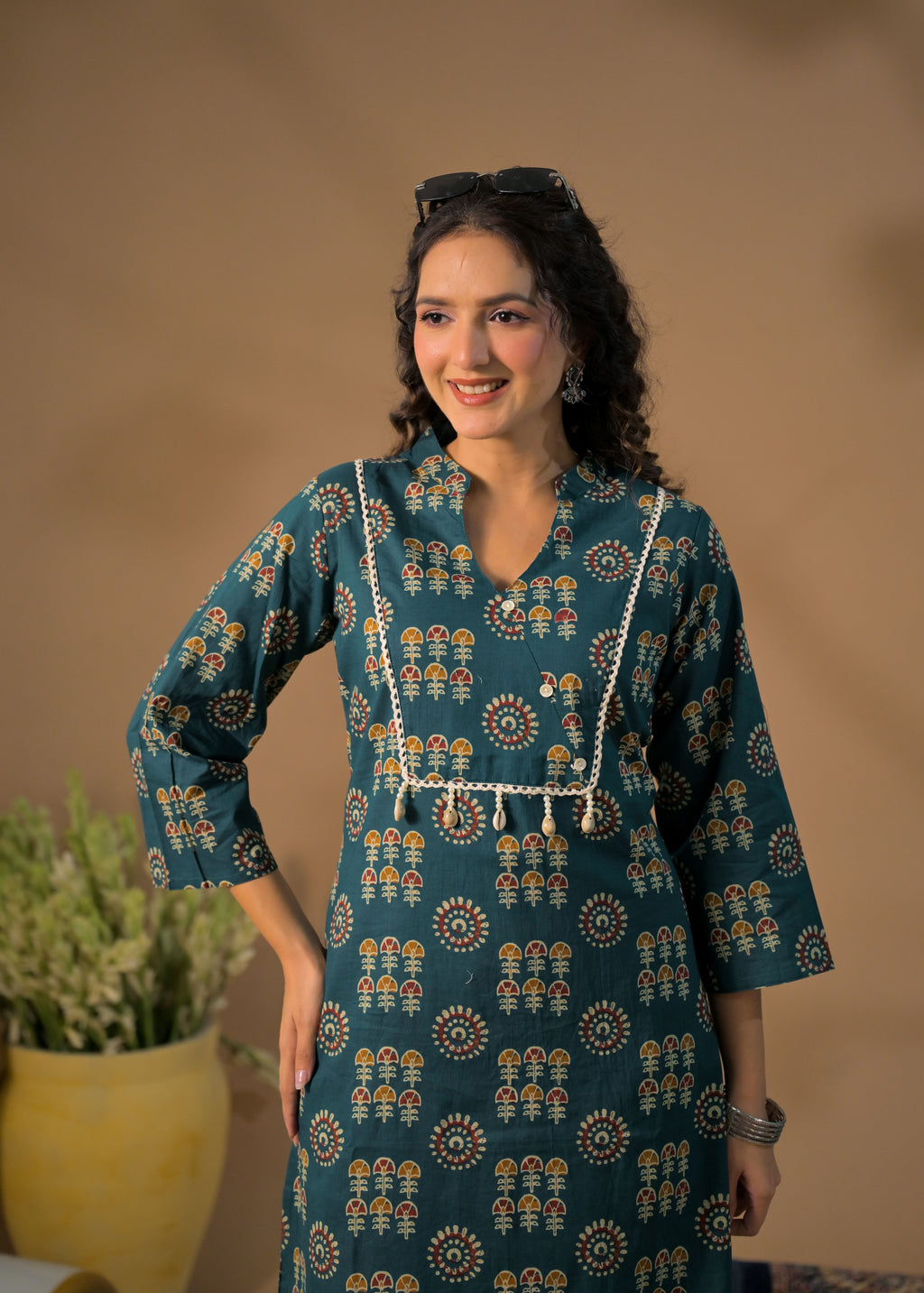 Women Bandhani Print 2-Piece Kurti Pant Set