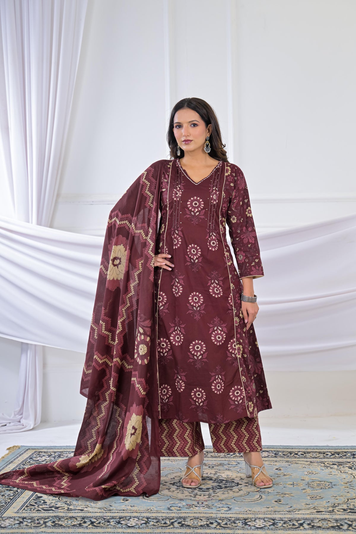 Women Floral Printed V-Neck 3-Piece Kurta Pant Set with Dupatta
