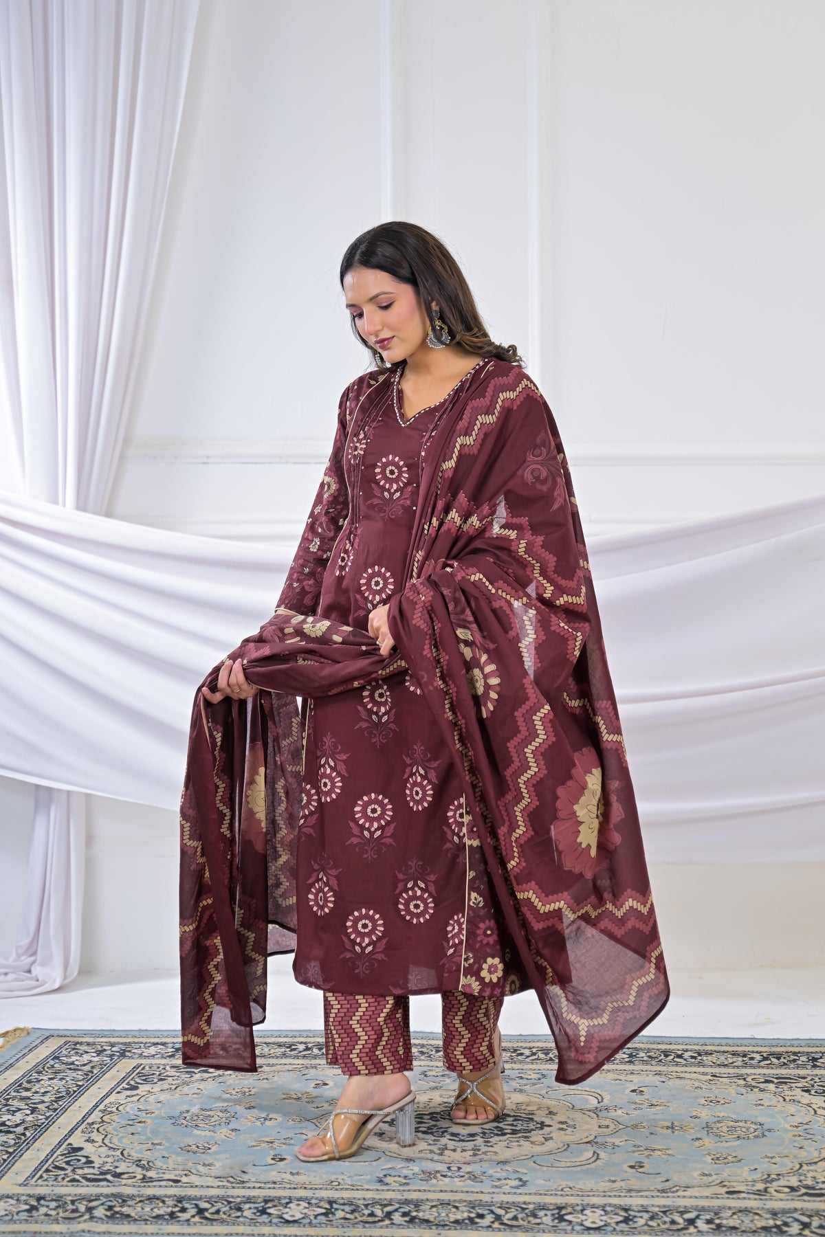 Women Floral Printed V-Neck 3-Piece Kurta Pant Set with Dupatta