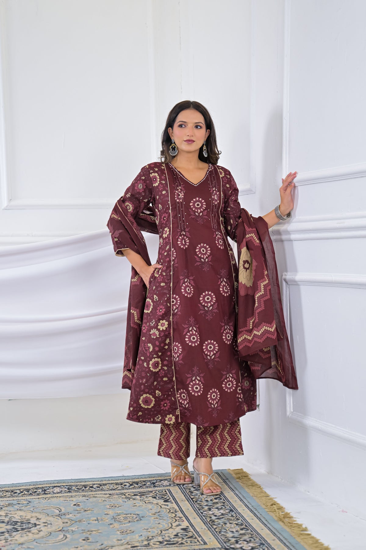 Women Floral Printed V-Neck 3-Piece Kurta Pant Set with Dupatta