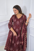 Women Floral Printed V-Neck 3-Piece Kurta Pant Set with Dupatta