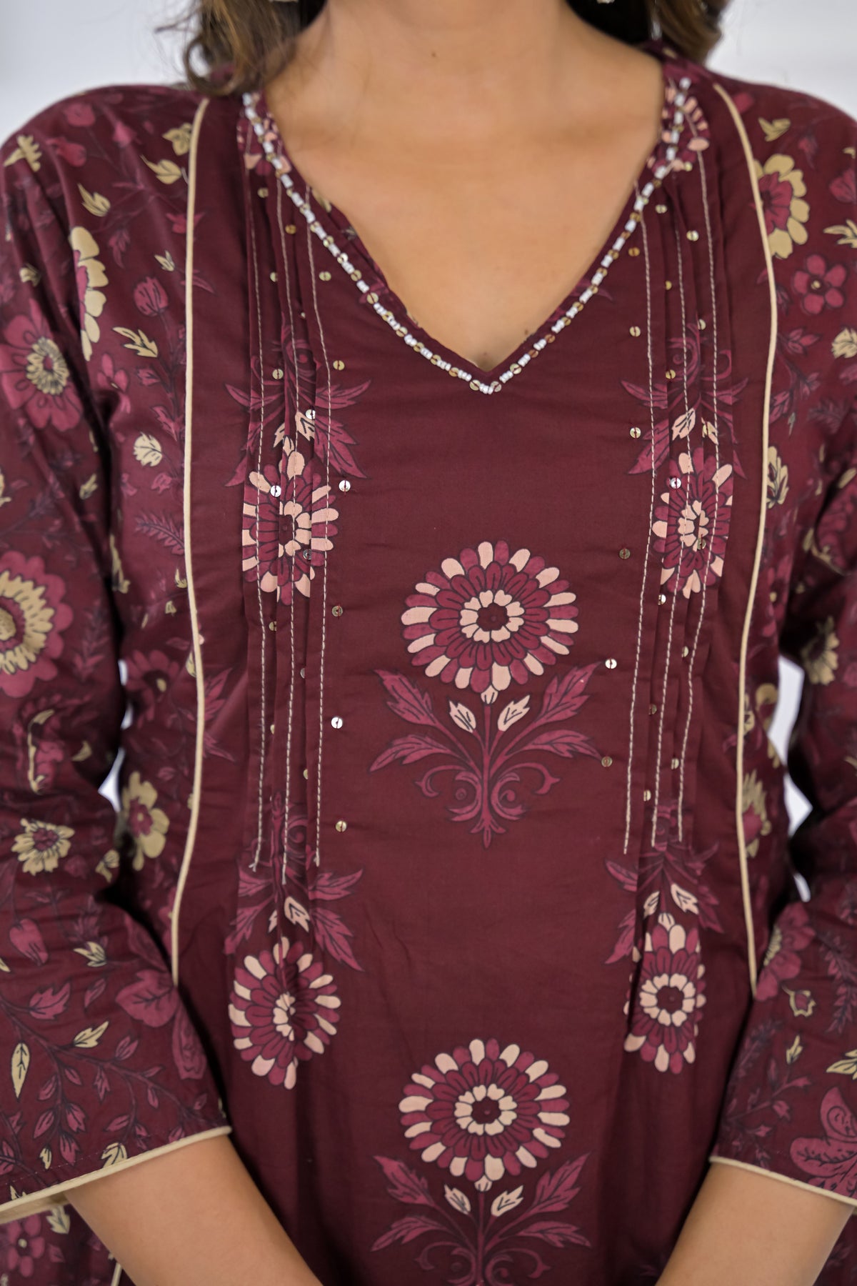 Women Floral Printed V-Neck 3-Piece Kurta Pant Set with Dupatta