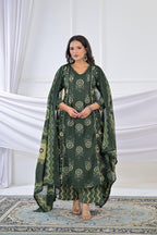 Women Floral Printed V-Neck 3-Piece Kurta Pant Set with Dupatta