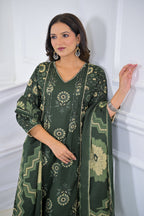 Women Floral Printed V-Neck 3-Piece Kurta Pant Set with Dupatta