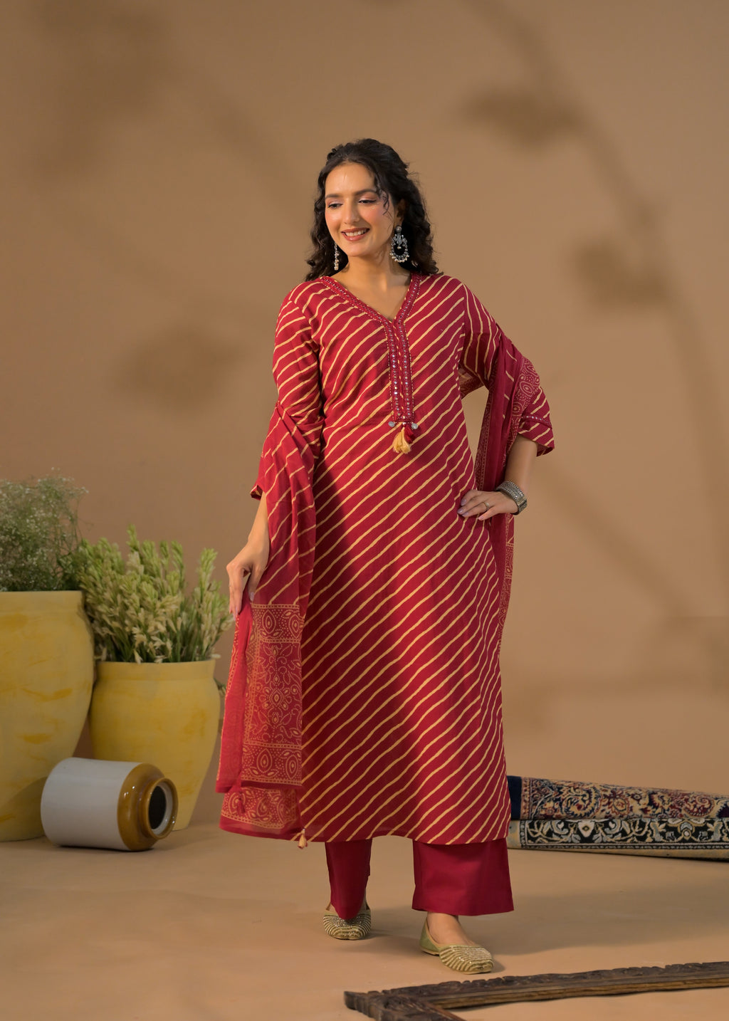 Women Leheriya Print V-Neck Kurta Set with Dupatta