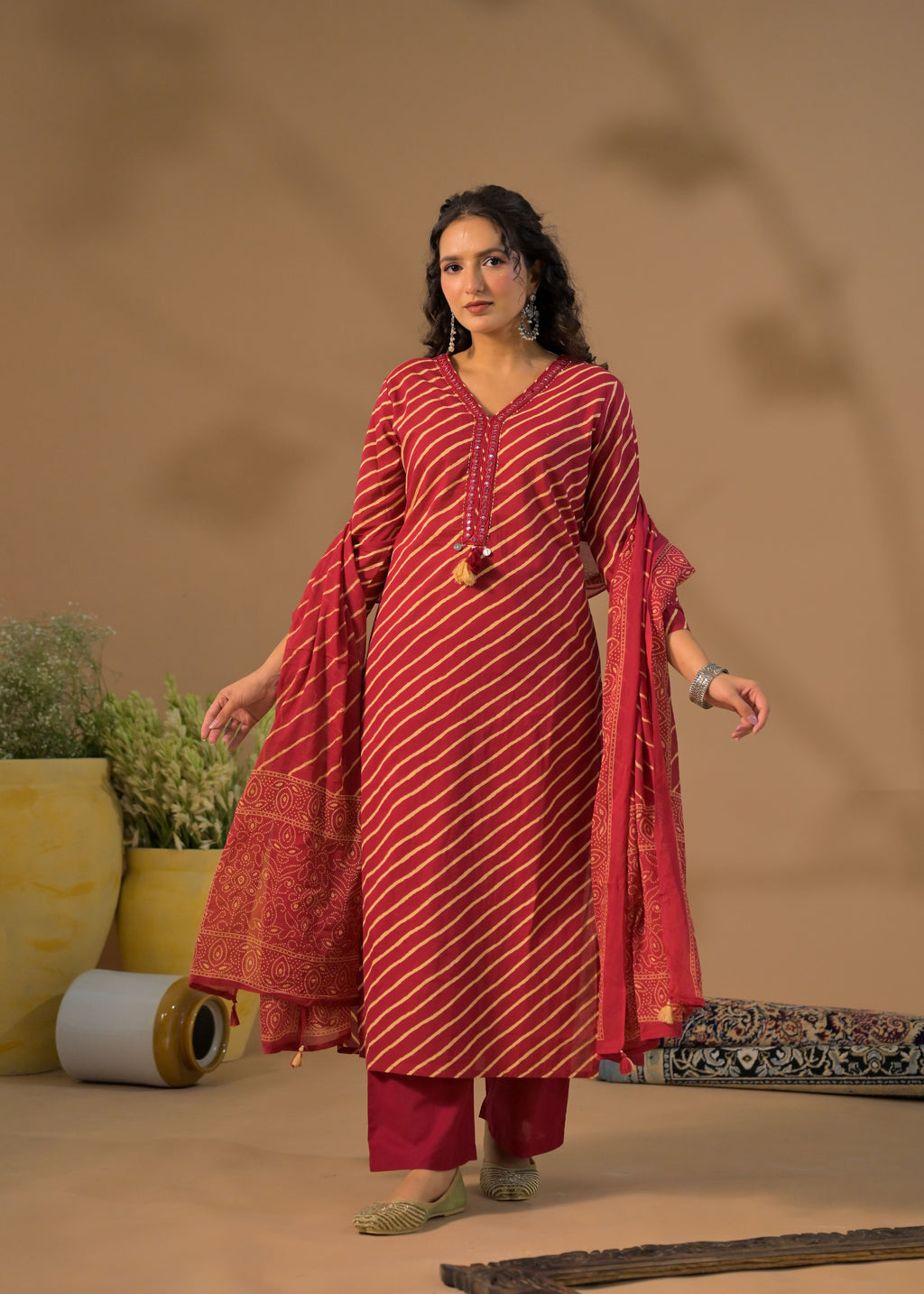 Women Leheriya Print V-Neck Kurta Set with Dupatta