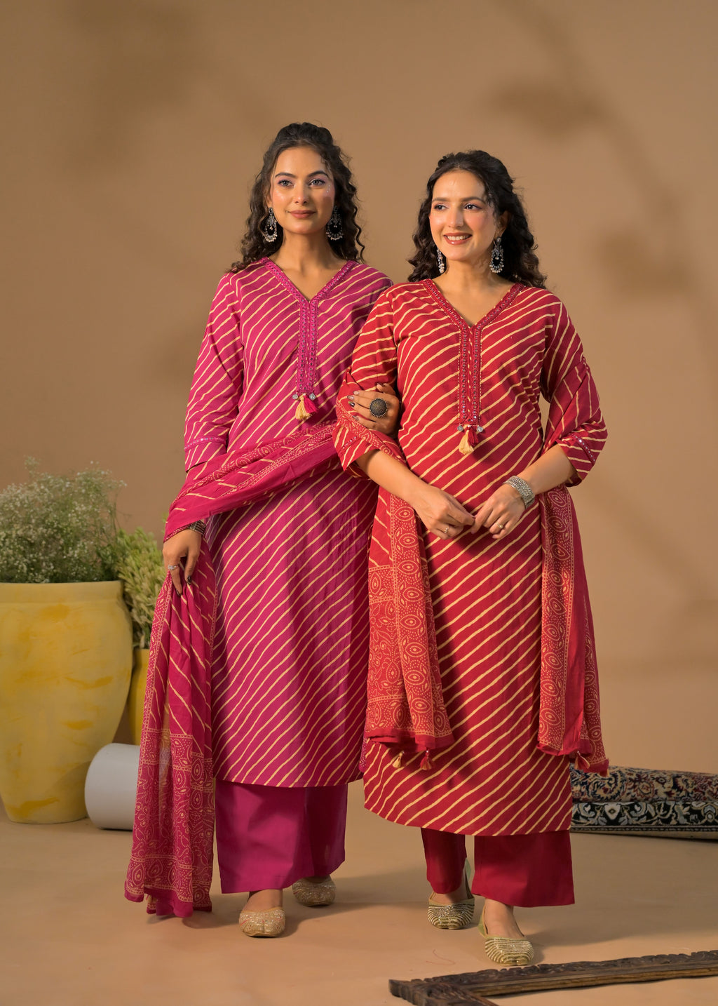 Women Leheriya Print V-Neck Kurta Set with Dupatta