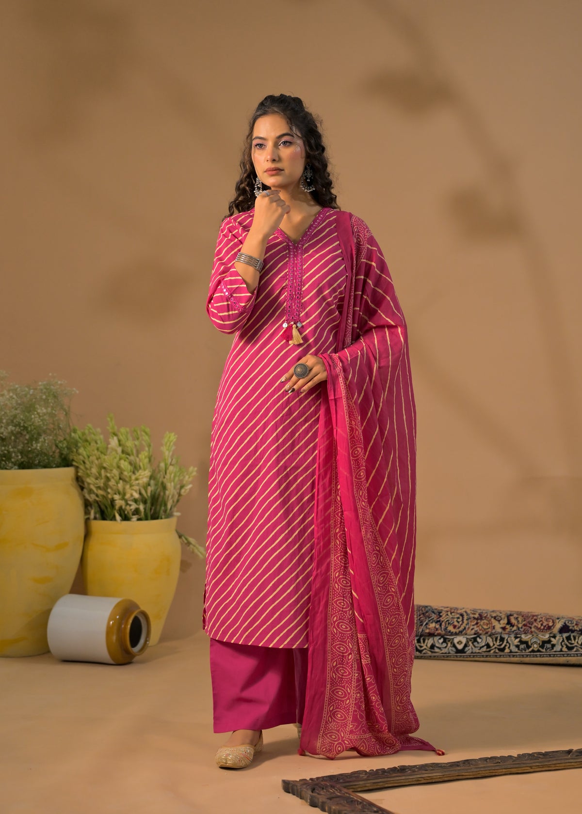 Women Leheriya Print V-Neck Kurta Set with Dupatta