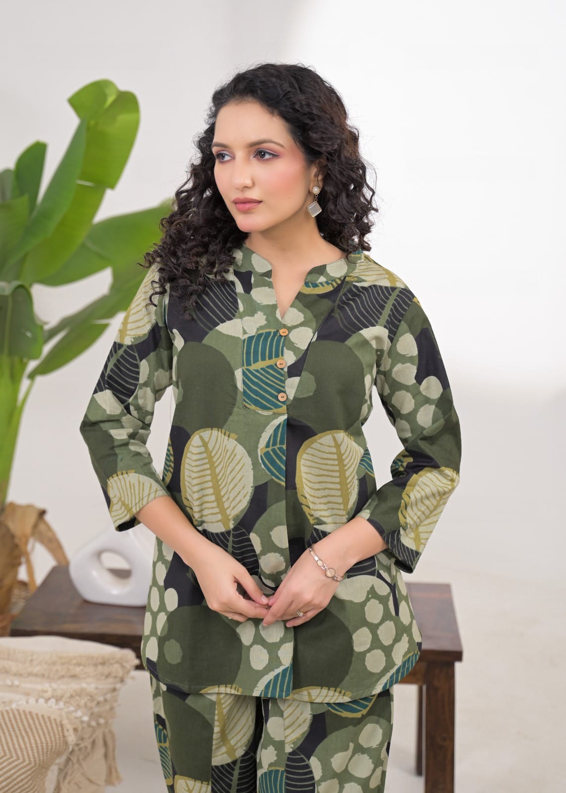 Women Abstract Leaf Print 2-Piece Co-Ord Set