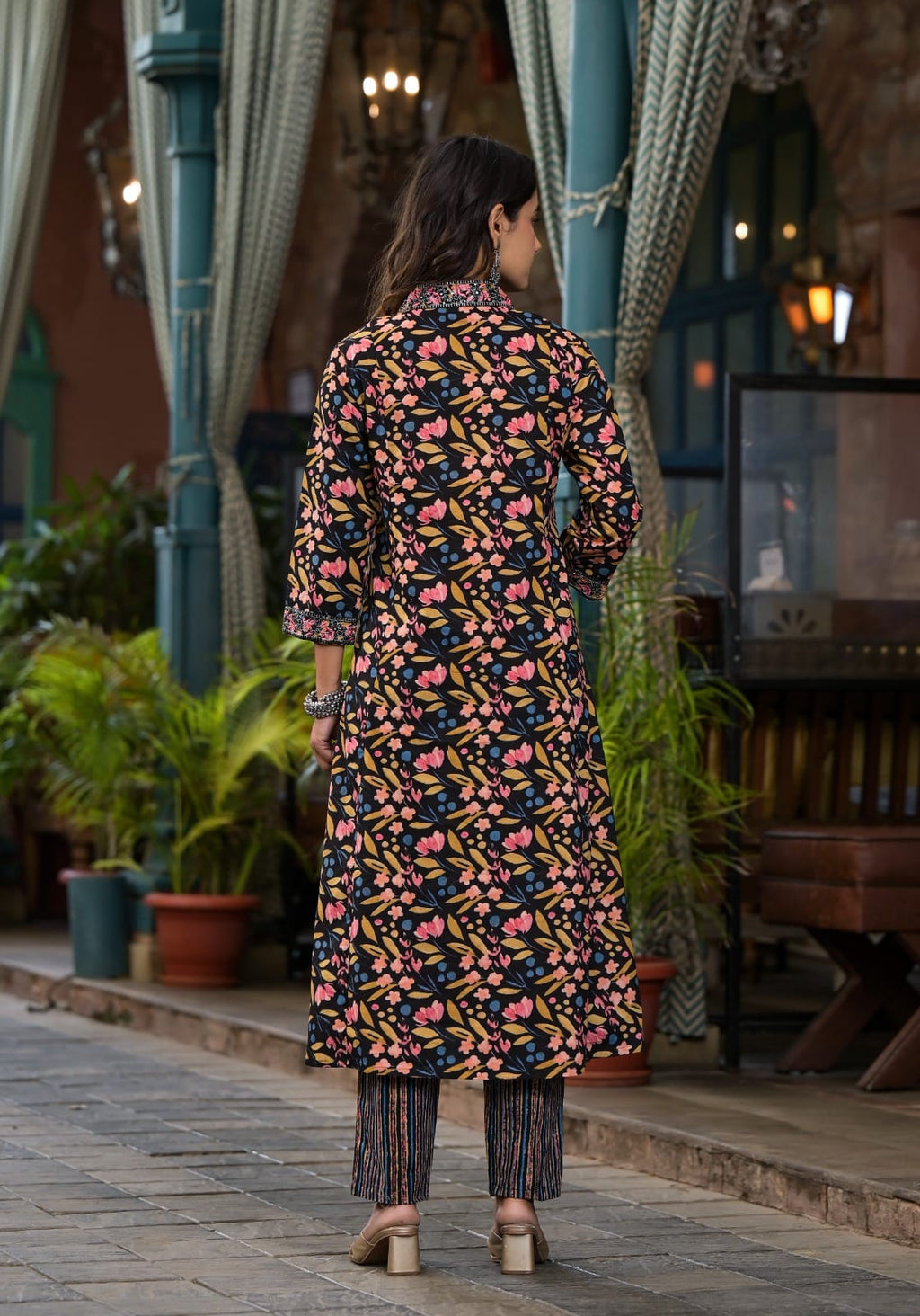 Printed Straight Kurta Pant Dupatta Set