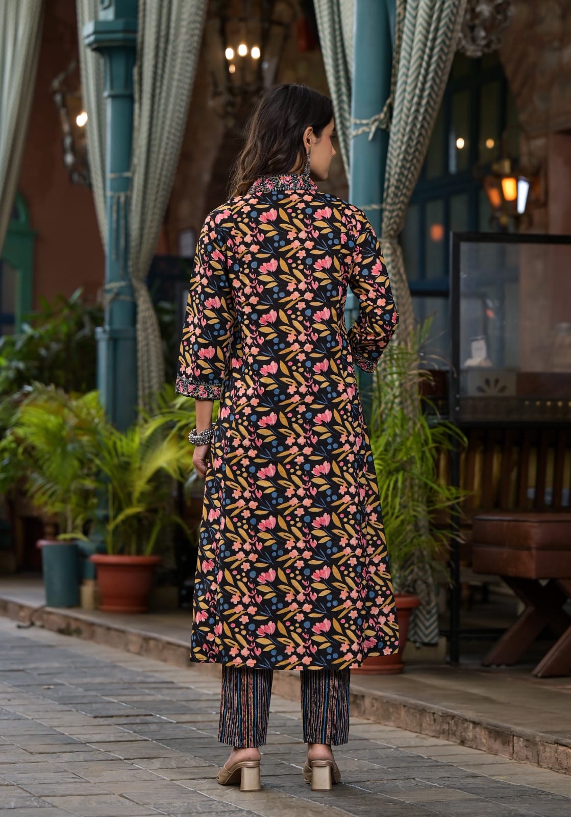Printed Straight Kurta Pant Dupatta Set