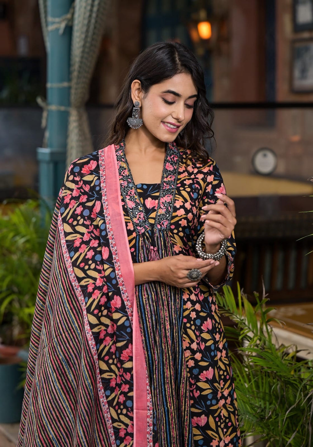 Printed Straight Kurta Pant Dupatta Set