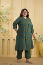 2-Piece Polka Dot Printed V-Neck Kurta and Pant Set