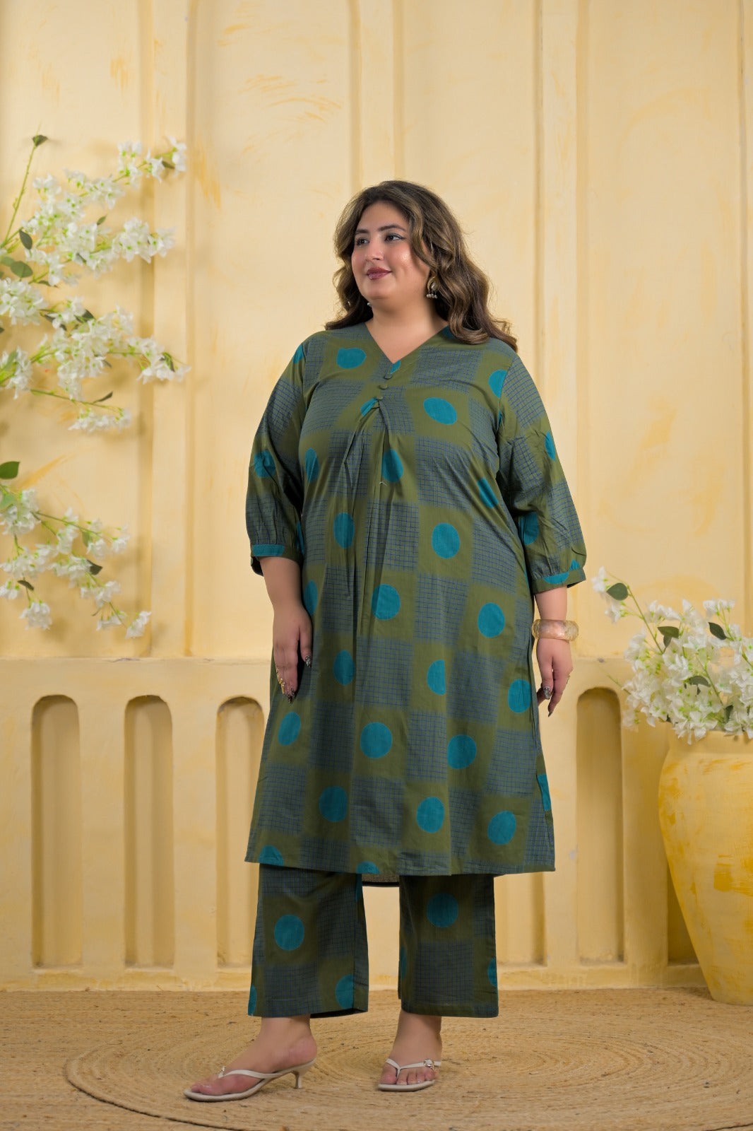 2-Piece Polka Dot Printed V-Neck Kurta and Pant Set