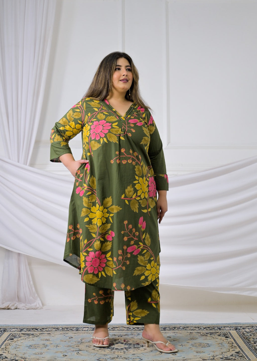 2-Piece Floral Printed High-Low Kurta and Pant Set with Pockets