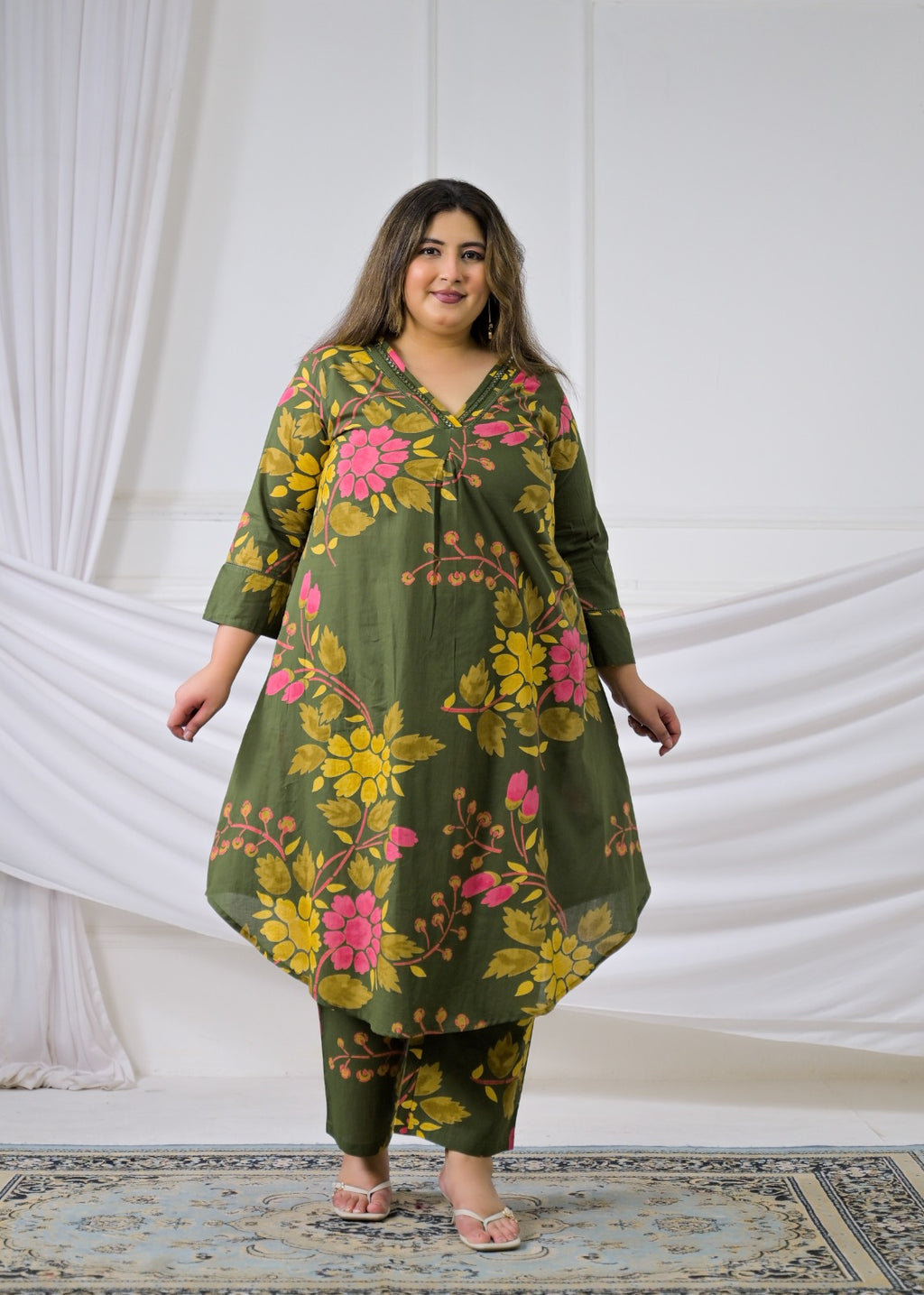 2-Piece Floral Printed High-Low Kurta and Pant Set with Pockets