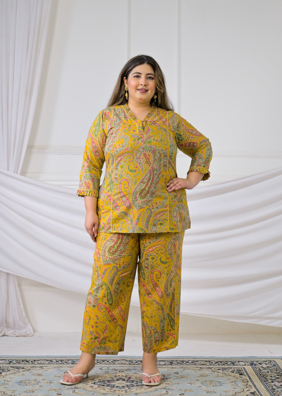 2-Piece Intricate Paisley Motif Tunic Co-ord Set